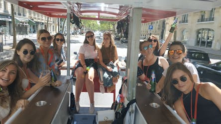 Visite touristique de Paris à bord d’un bar mobile